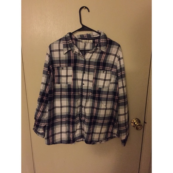 Button up - Picture 1 of 1